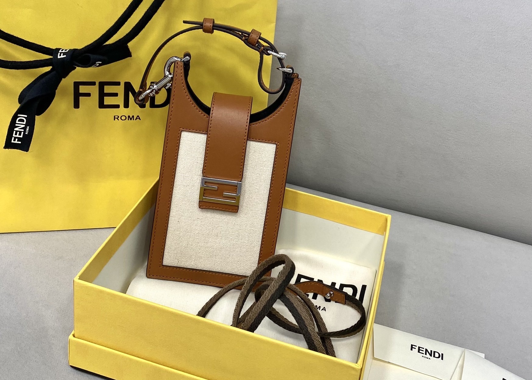 Delicate Small Mobile Phone bag Cotton And Linen Materials And Imported Cow Leather Lovely cross-body bag