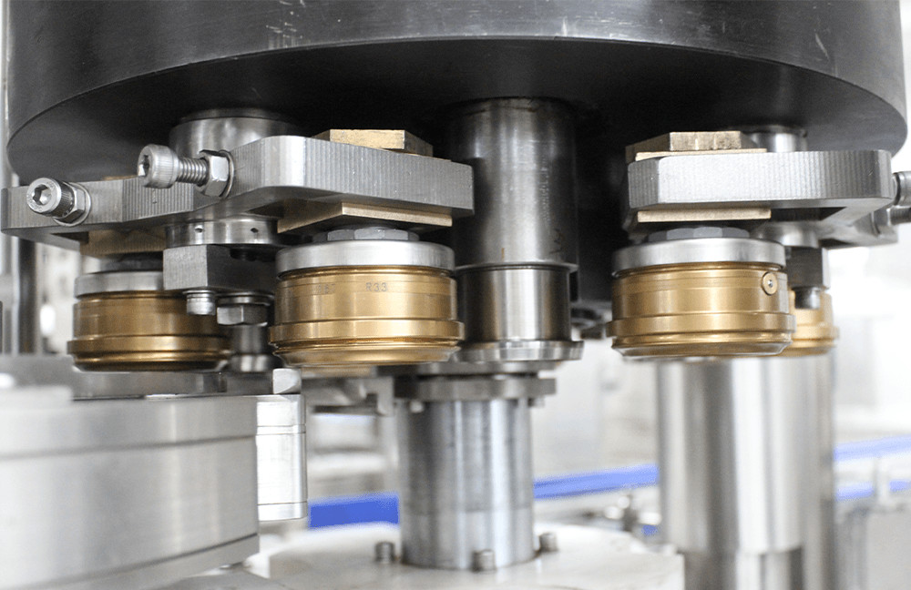 2000 - 9000BPH Aluminum Can Filling Machine For Carbonated Drinks And Beers