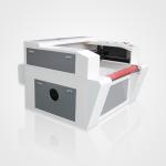CNC CO2 Laser Cutting Machine For Fabric Cloth Label Auto Feeding