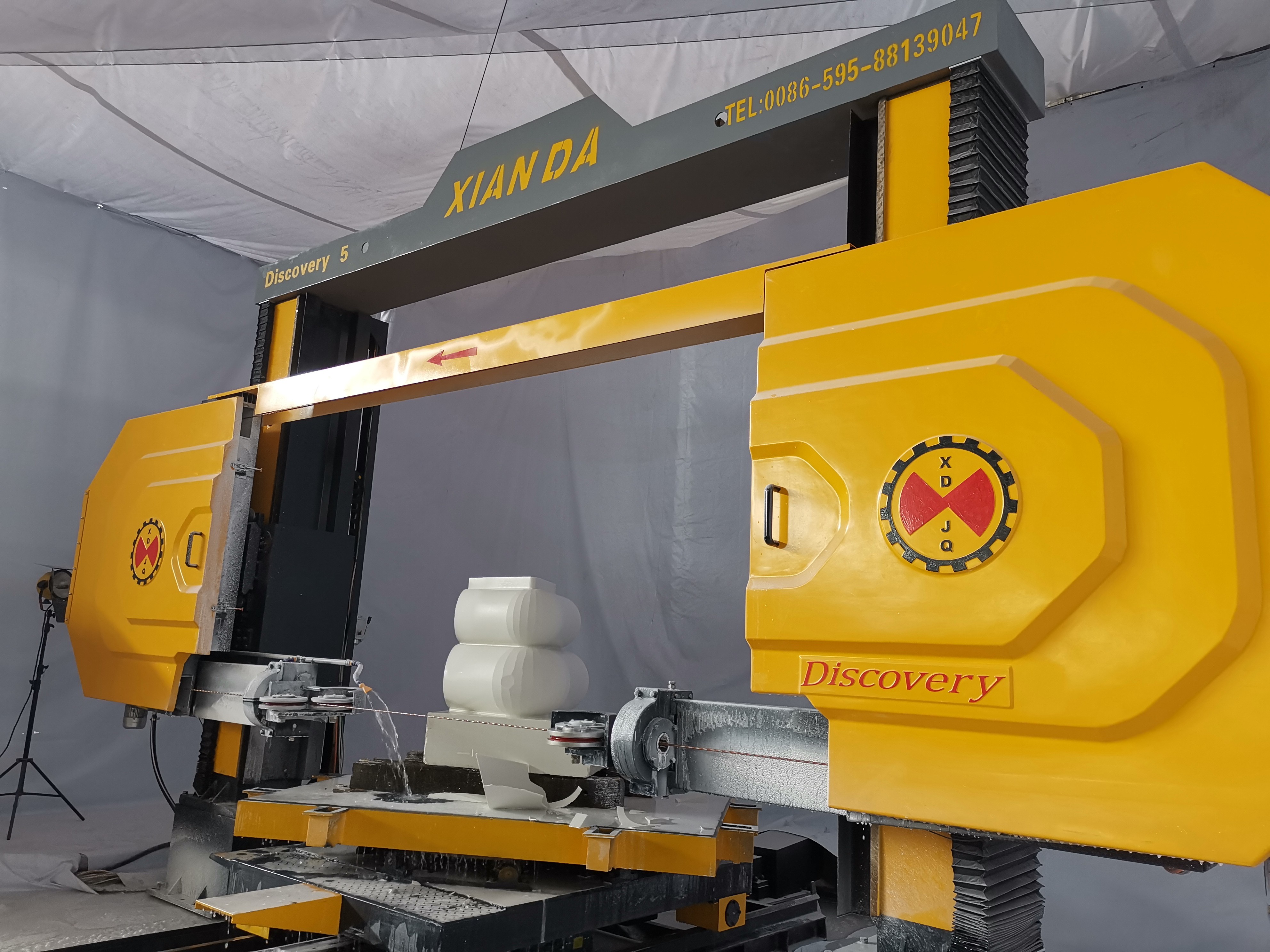 Excellent Precision 5 Axis CNC Diamond Wire Saw Machine For 3D Shapes