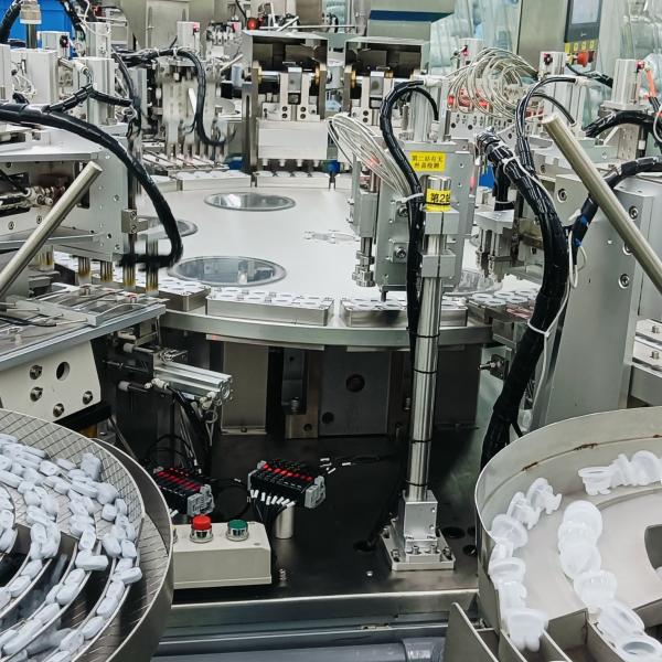 Stainless Steel Euro Cap Assembly Machine For Plastic IV Infusion Bags And