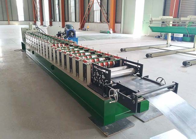 18 Rows Gutter Roll Forming Machine Dimension 5000 * 800 * 1200Mm Pressure 10-12MPa