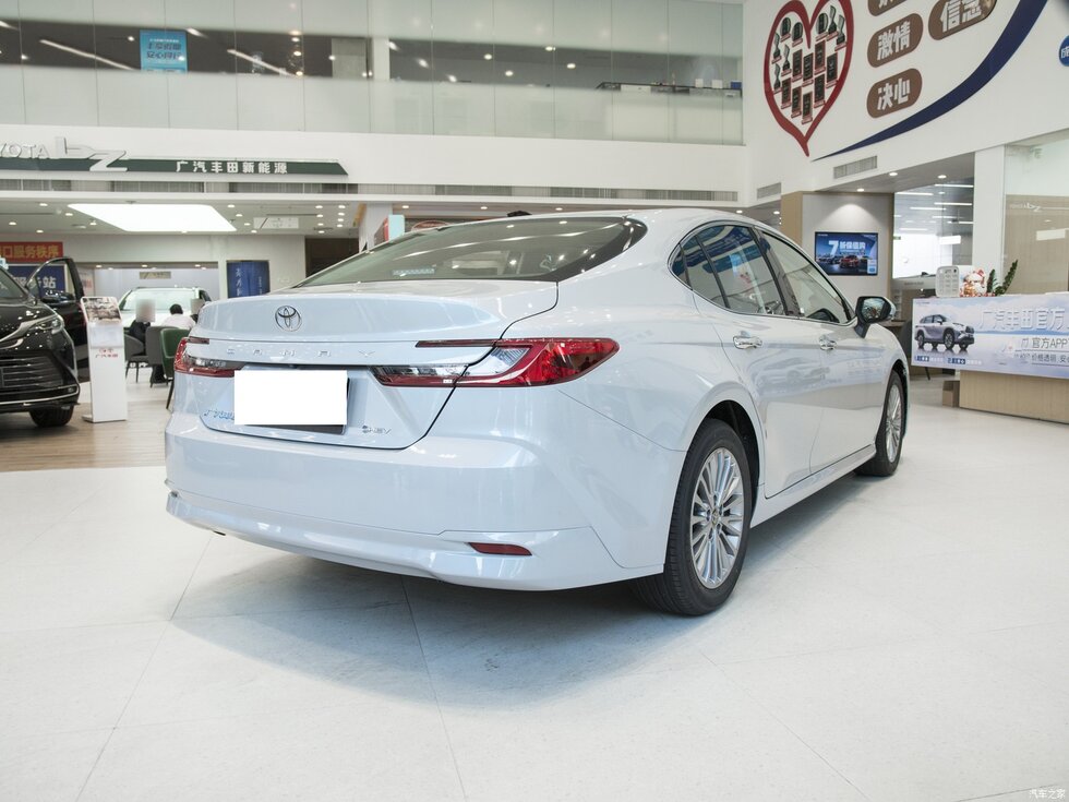 2024 Toyota Camry 4-Door Sedan 5-Seater GacT oyota 2.0 HGVP Luxury Version Sedan with 2825mm Wheelbase