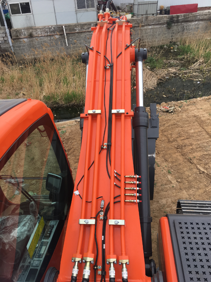 DX190-3B DX200-3B Excavator Pipelines Construction Works Hydraulic Distributor Pipe