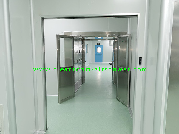SS304 Swing Door Clean Room Air Showers For Material Entry