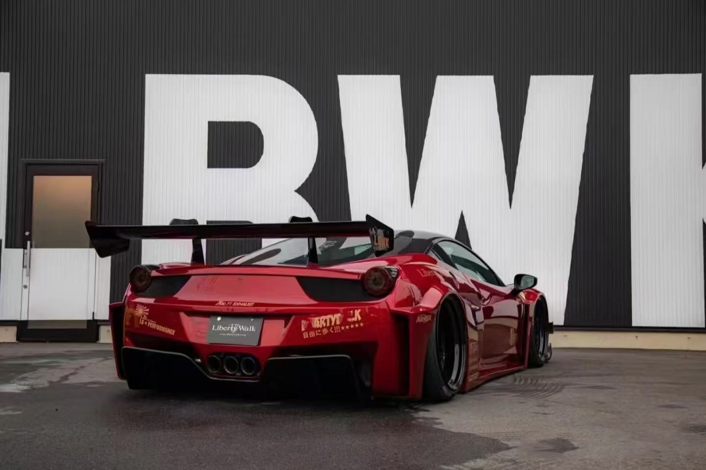 458 Ferrari Body Kit LB Style Front And Rear Bumper 2011 - 2014 Hood Spoiler For Car