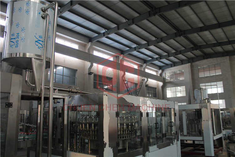 CGF Series 2000ML Plastic Bottle Filling Machine For Mineral Water Production Line