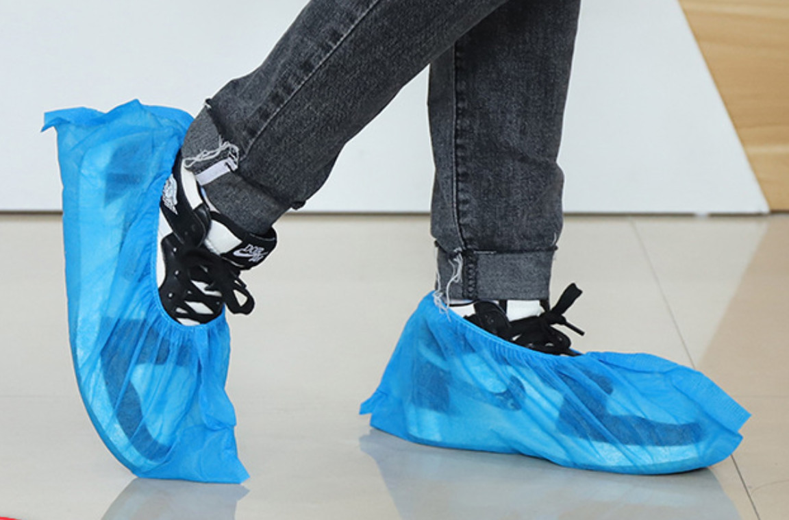 Full Automatic 180pcs/Min Nonwoven Shoe Cover Machine 220V For PPE