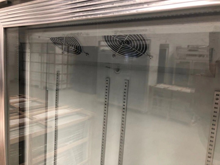 Top Mounted Commercial Glass Freezer With Automatic Drain Water Evaporating System