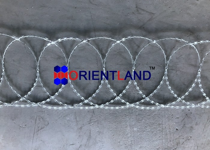 BTO-22 CBT-65 Stainless Steel Flat Wrap Razor Wire Coils Razor Blade Wire Fence