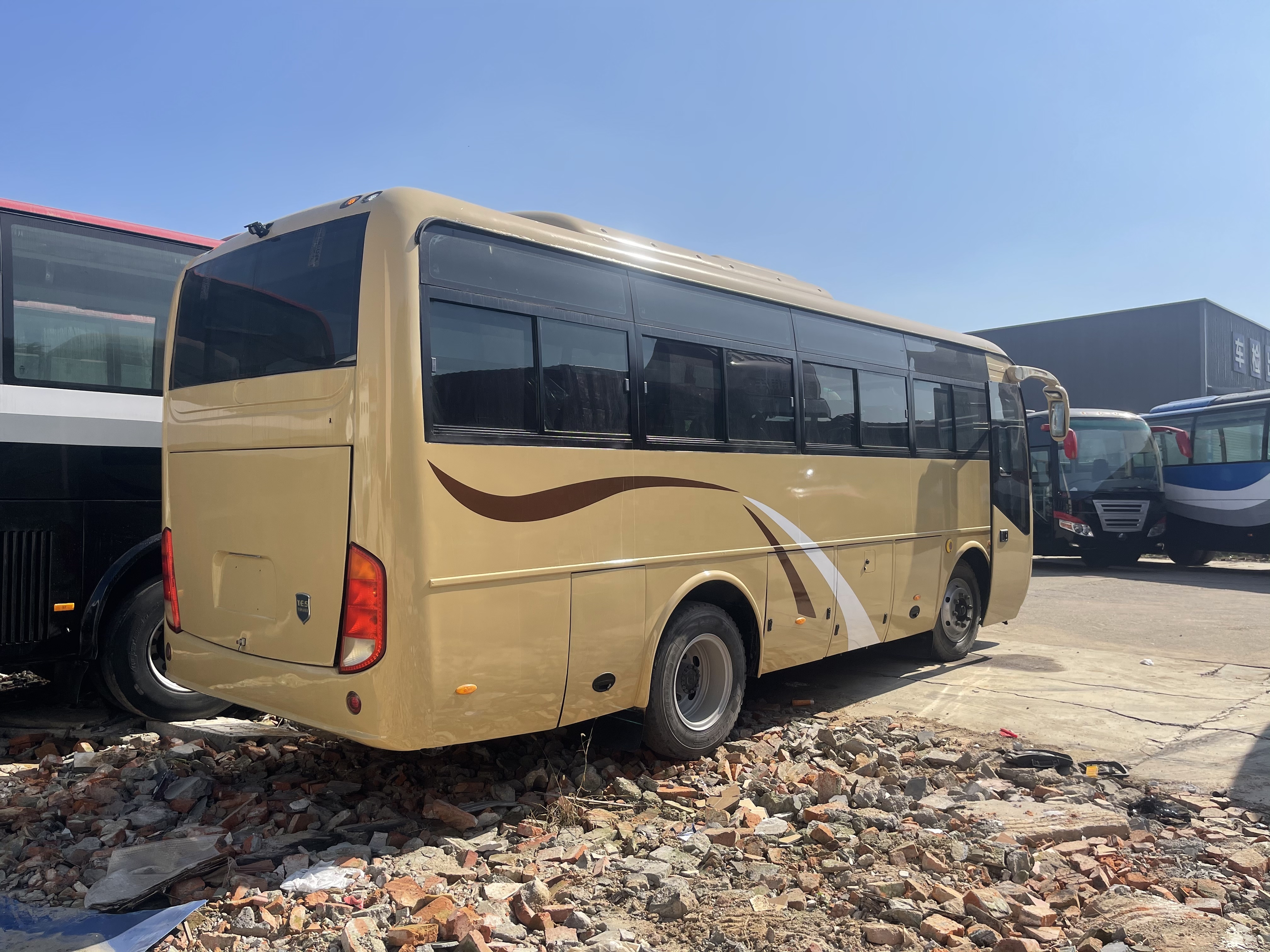 35 Seats Used Coach Buses Luxury Coach Used Passenger Bus Coach Refurbished at Best