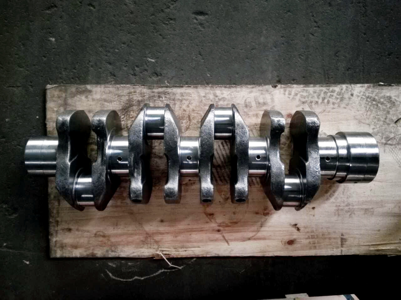 High Quality Diesel Engine J05E 13411-2281 Casting iron Crankshaft For Hino Excavator Rebuild Sets
