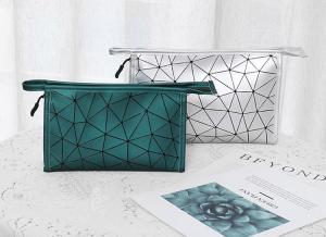 Quality Custom logo portable large capacity simple waterproof travel toiletries storage bag wholesale