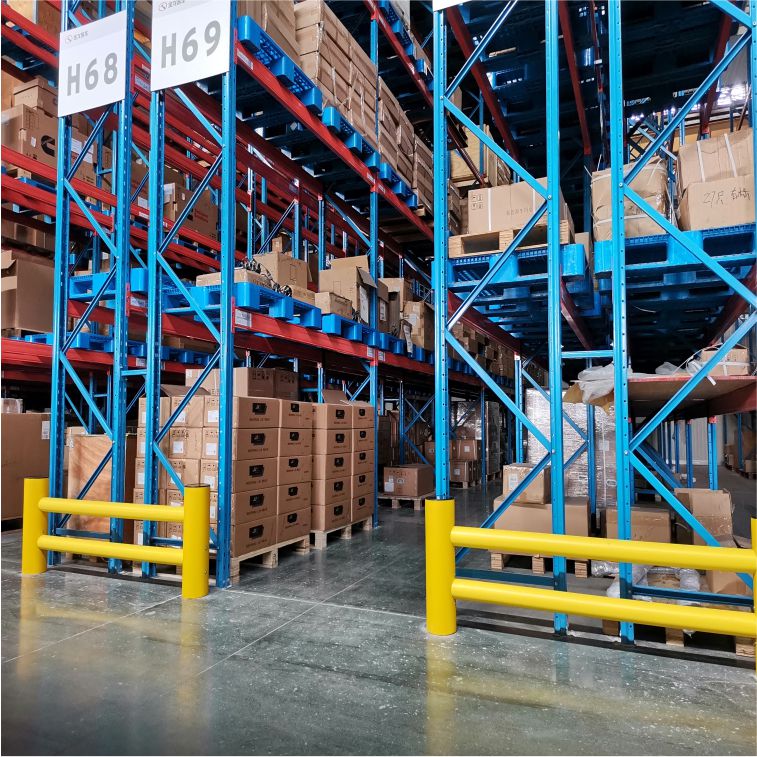 Powder Coated Finish Collision Protection Barriers Construction Outdoor Crash Barrier