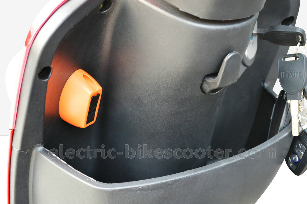 32km/H Electric Pedal Moped Scooter With 18 Inch 48V 250W Motor