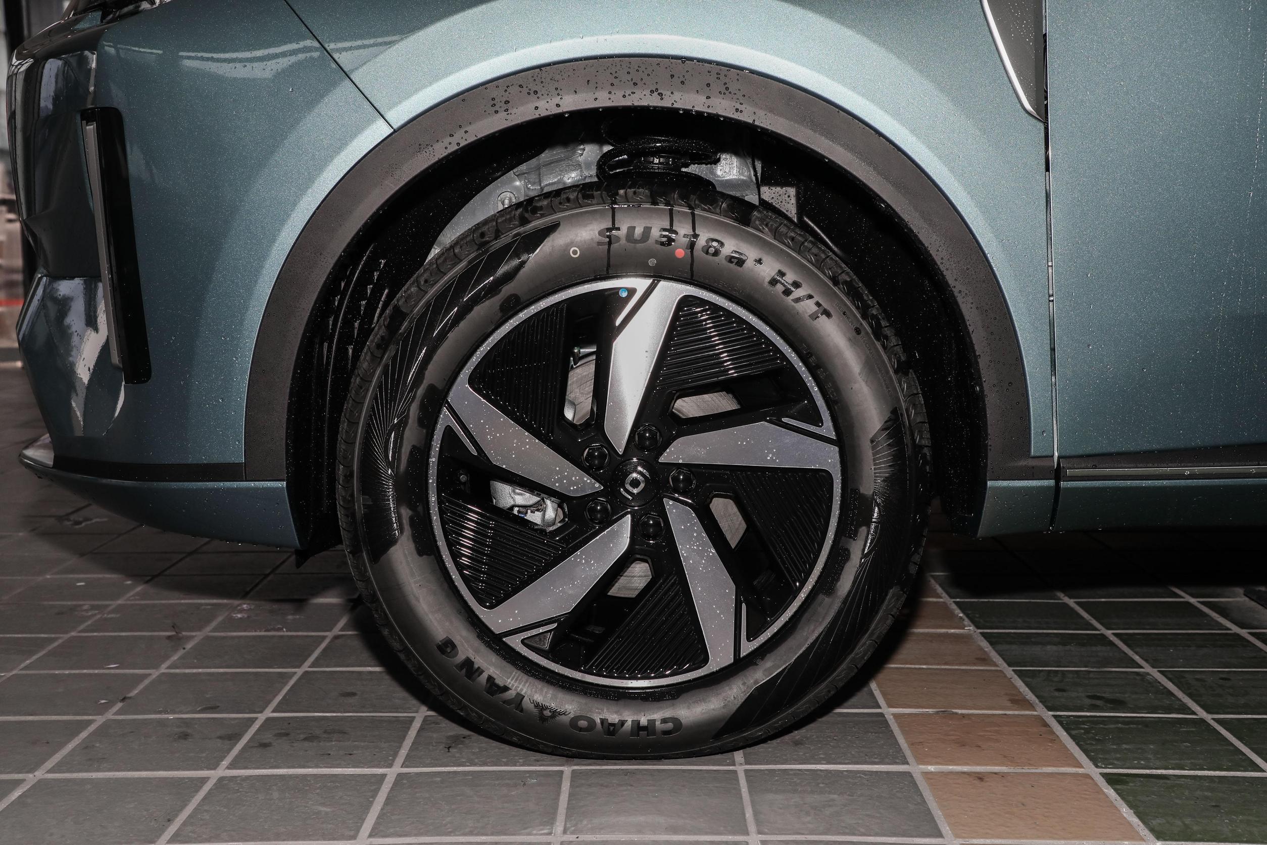 2023 2024 Changan NEVO Q05 Long Range 125KM 5 Doors 5 Seats SUV Hybrid Cars With Maximum Speed of 180km/h