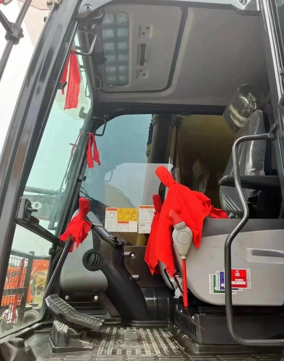 Used Excavator Komatsu PC240-8 Japan Brand Crawler Digger 24 Ton With Low Price