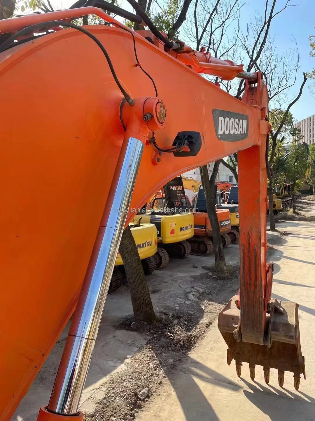 Original Hydraulic Cylinder DOOSAN DH215Lc-9T Excavator Affordable and for Crushing