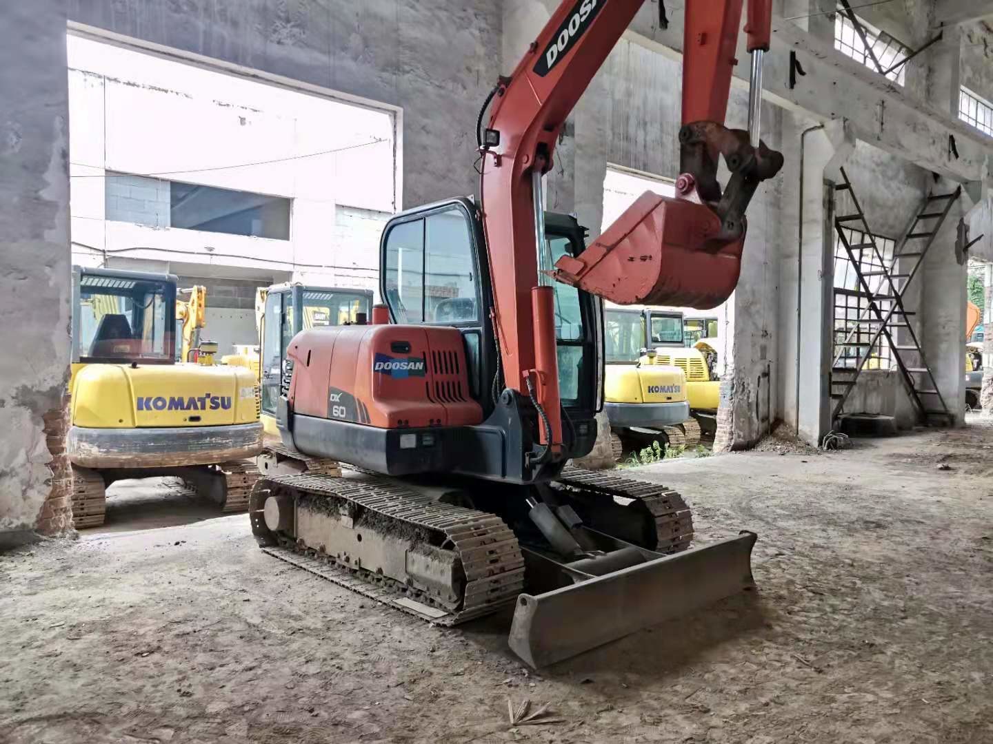 6 Ton Ready For Work And Experienced Used Korea Imported DOOSAN DX60 In A Good Condition