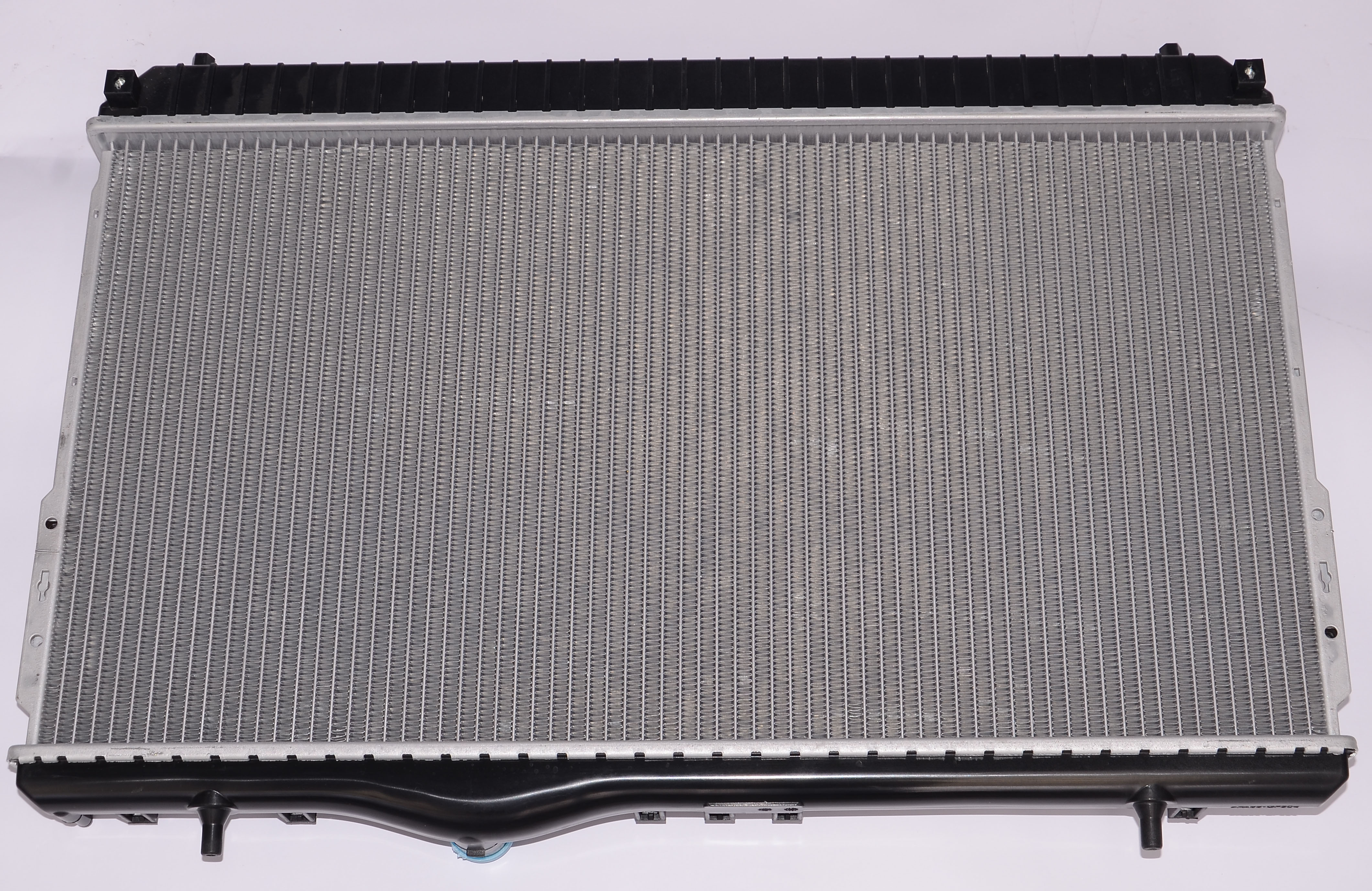 9011330 Aluminum Radiator Water Tank for Buick EXCELLE Manual Transmission Purpose