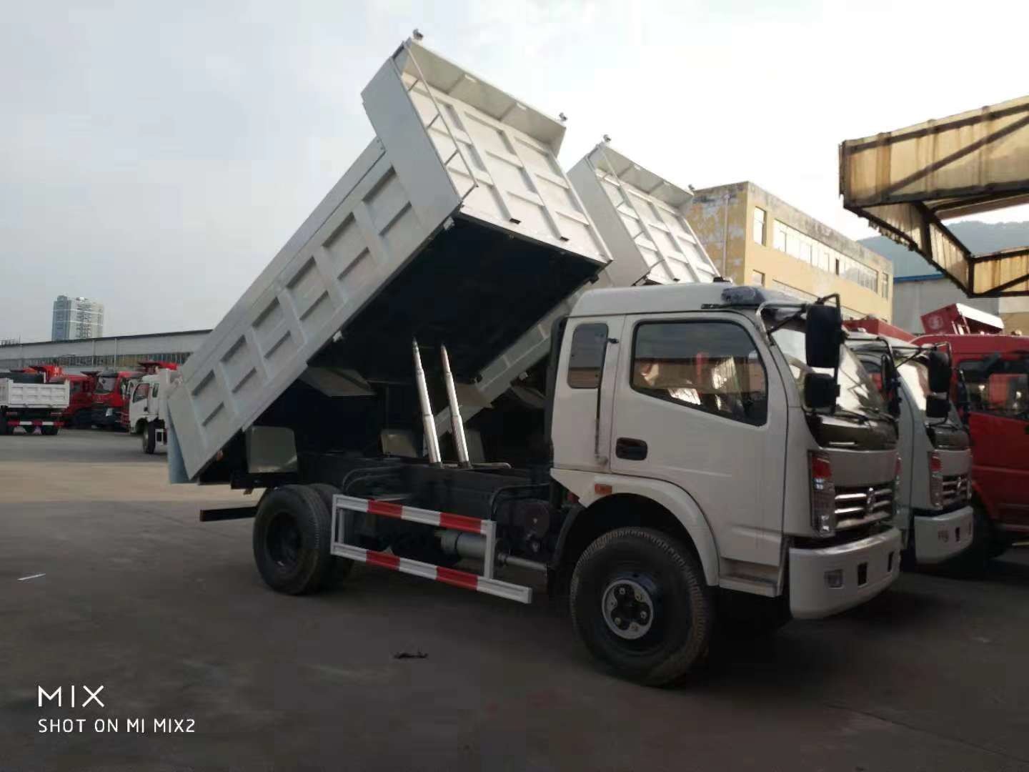 Dongfeng 4x2 dump truck/tipper truck/10 ton tipper truck/120hp Yuchai Engine/