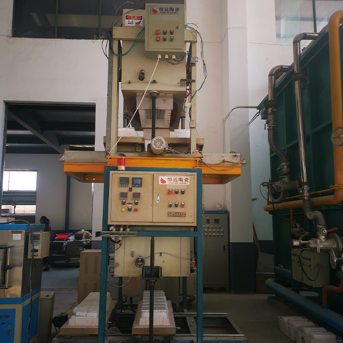 Yellow High Performance Ceramic Screw Conveyor With Alumina Axial Screw Conveyors