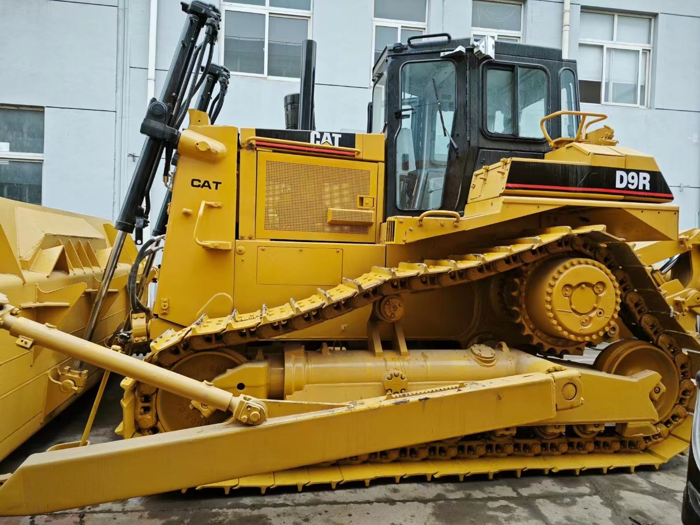 Series Bulldozer CATD9R Soil Plowing Operation Road Construction