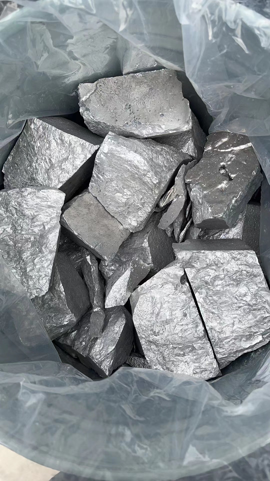 Mg-Nd30% Magnesium Master Alloy Irregular Ingot Shape For Metal Industry