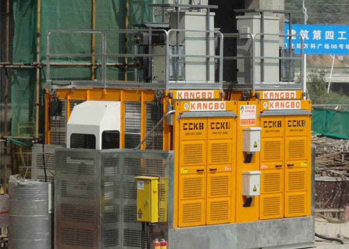 Flexible SC200BD Construction Hoist Safety , Low Energy Consumptive Passenger Material Hoist