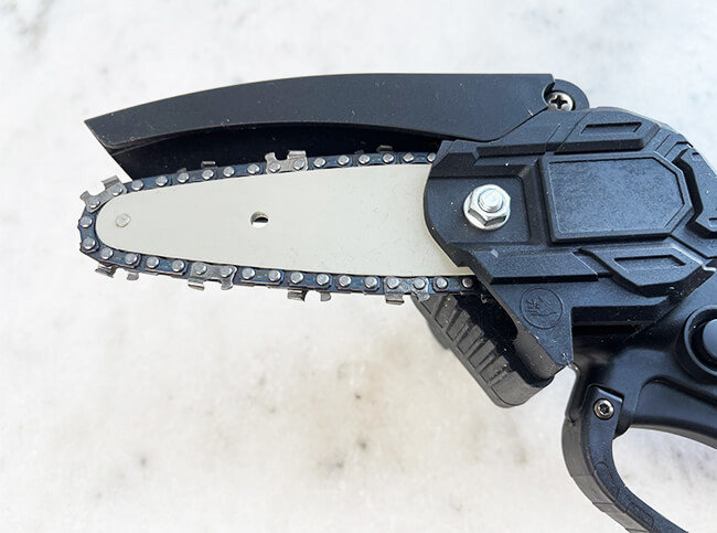 Portable Cordless Garden Woodworking Chainsaw Handheld Courtyard 4 Inch Chainsaw