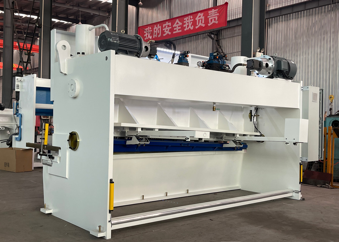 DELEM DAC360T Controller Hydraulic Guillotine Shearing Machine For Precise 8mm Cutting