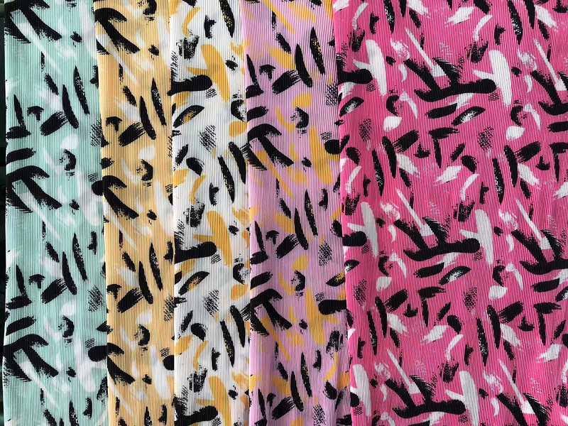 Floral Dots Geometric Print Crepe Woven Fabric Tie Dye 250gsm For Garment