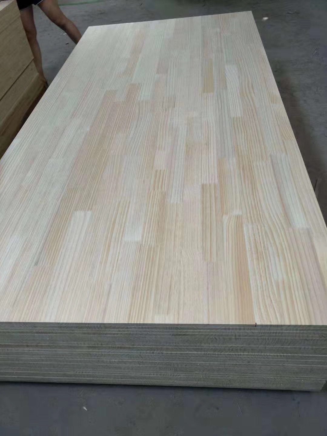 Smooth and Clean Radiata Pine Wood Finger Joint Board for Project Solution Capability
