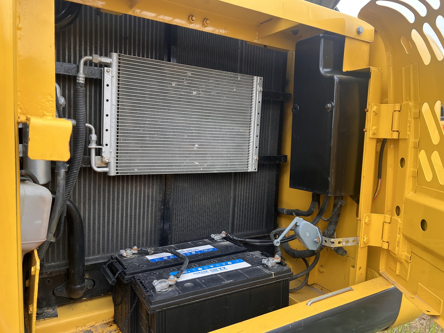 Used excavator Kobelco SK260 second hand digger used machinery 26 ton hand earth digger used digger
