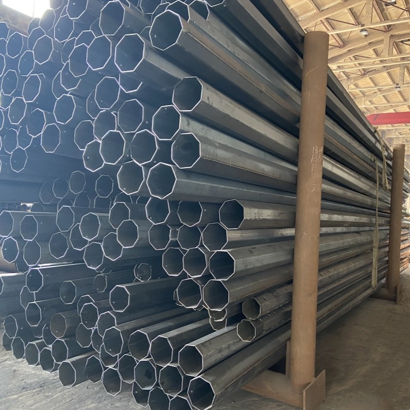 Hot Dip Galvanized Steel Distribution Poles BItumen Painted Sack Wrapped 8 Sided 25FT-35FT
