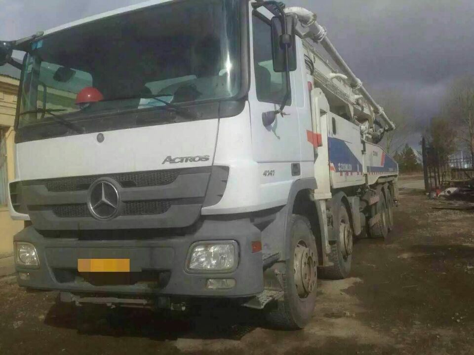 Zoomlion Concrete Pump Machine 49 Meter Boom Pump Truck