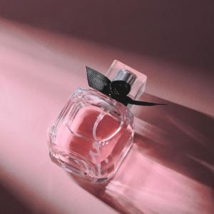 Quality Custom 50ml Pump Spray Perfume Bottle Clear Empty Square Glass Refillable wholesale