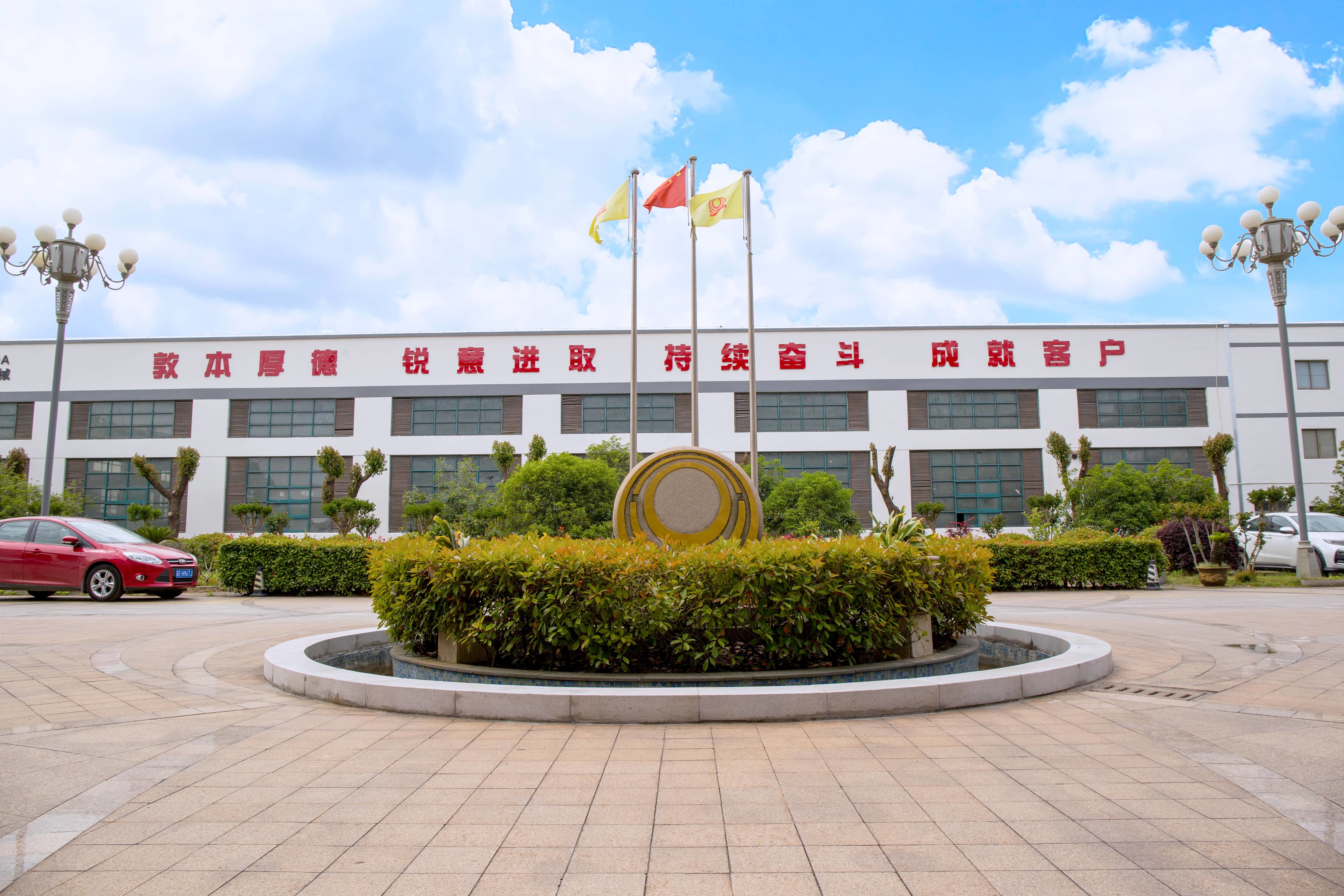 Big Extrusion Blow Molding Machine Mannequin Plastic Auto Parts Making Machine