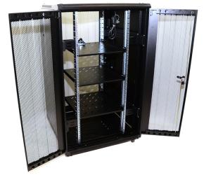 China Floor Standing Network Equipment Rack For Data Center Dual Vented Doors 32U Size on sale