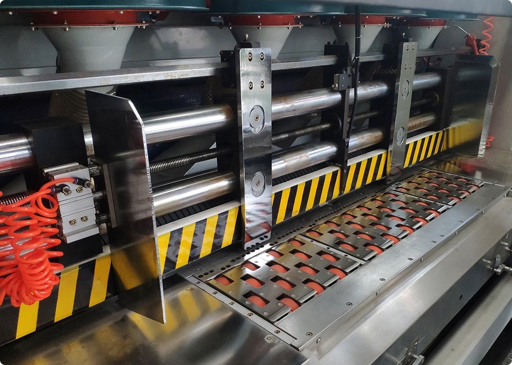 High Definition 4 Colors Flexo Printing Machine With Rotary Slotter Supplies Perfect