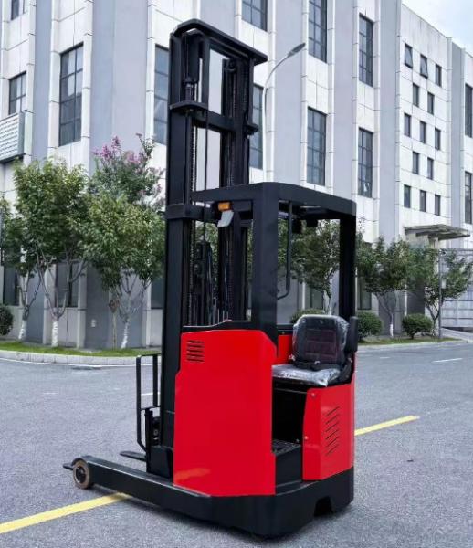 Seated Style Narrow Aisle Reach Truck Capacity 2000 KG Max. Lifting Height 8000