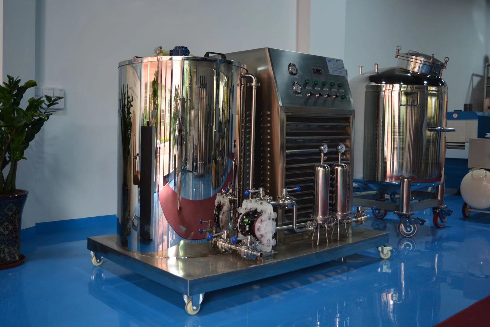 316L Stainless Steel Perfume Making Machine Automatic Freezing Filter Chiller