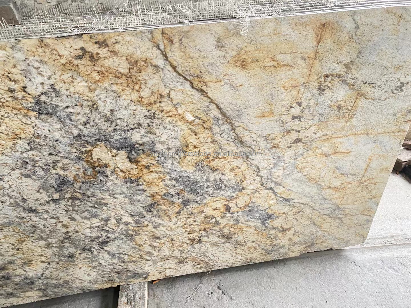 Luxury Gold Granite Stone Big Slabs Honed Polished for Villa Staircase Graphic Design
