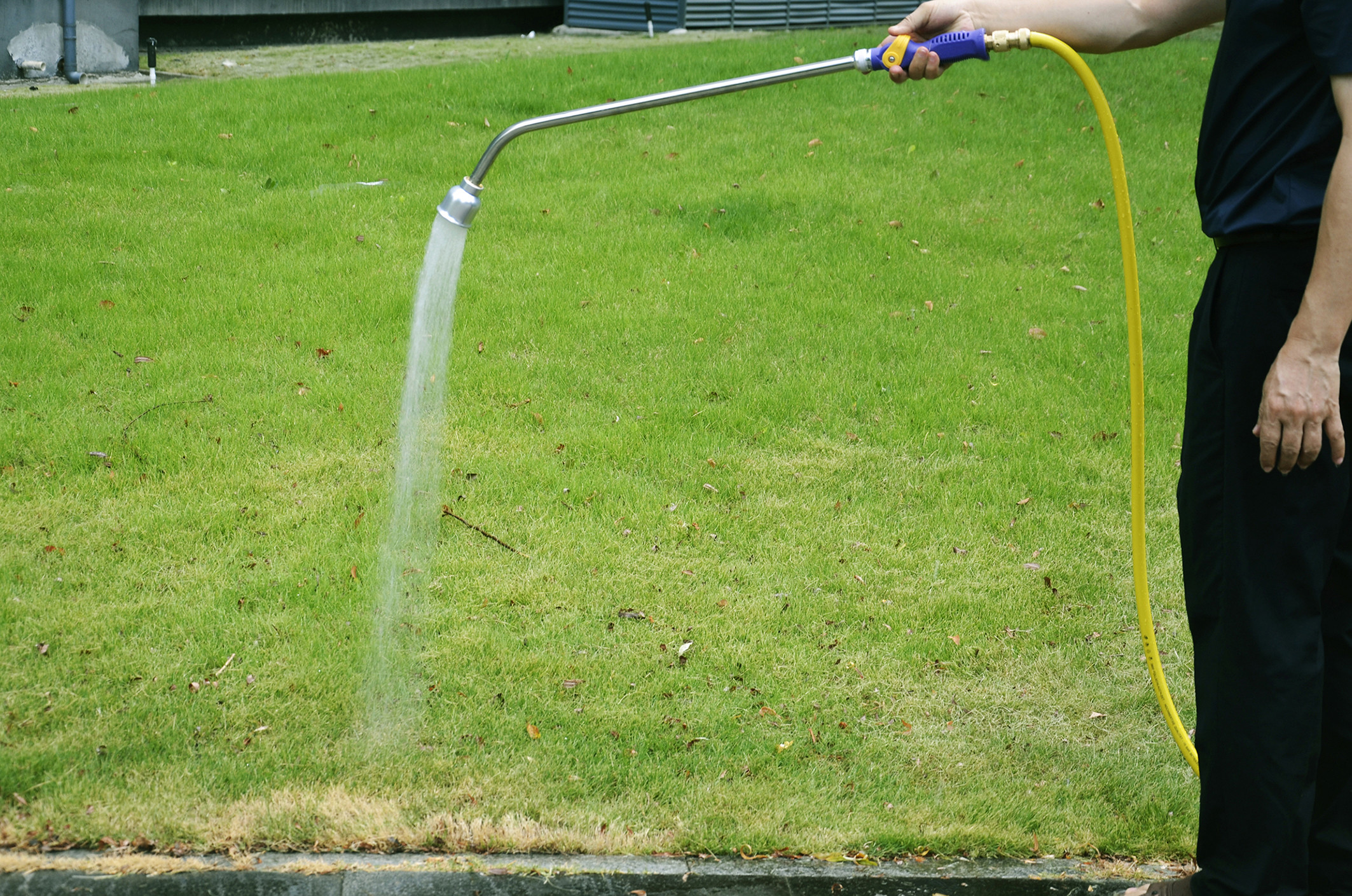 Metal Soft-Rain Watering Wand with Thumb Control Perfect for Garden Commercial Industrial and Irrigation