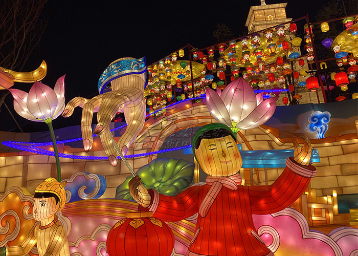 Keel Interactive Characters Decorated Fabric Chinese Lanterns In Street Festival