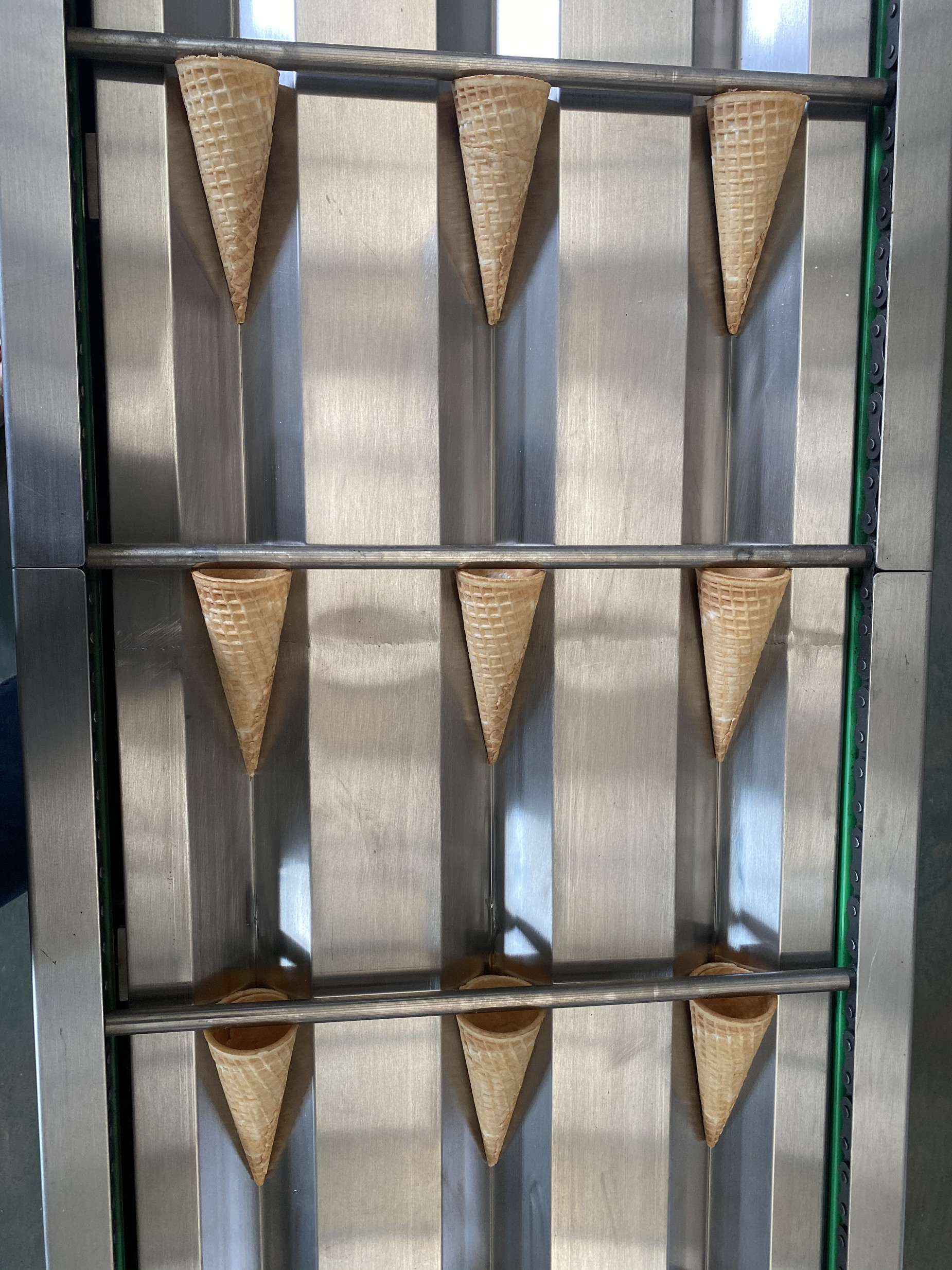 ISO 3.37kw Ice Cream Cone Maker Machine With PLC Control