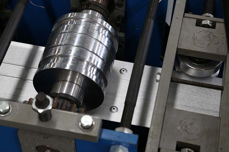 16 Station Thickness 2.0 2.5mm C Purlin Forming Machine