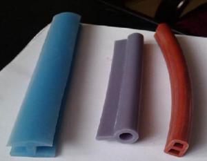 Quality No Taste Red / Blue Silicone Tubing , Environmental Friendly Rubber Medical Tubing wholesale