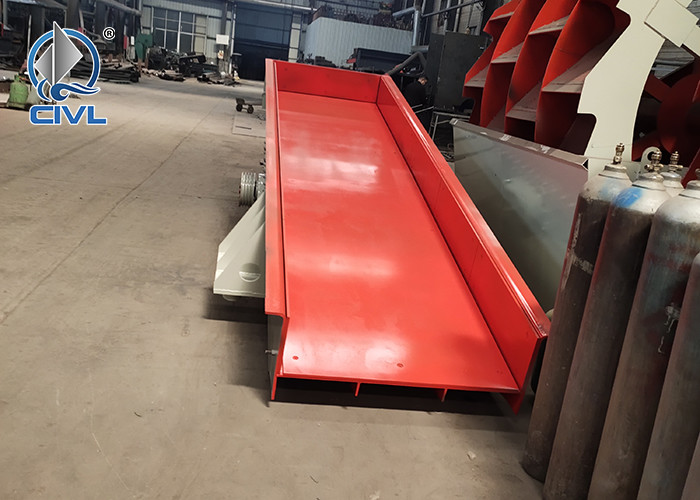 Vibrate Feeder 22kw Engine Crushing Machinery 4 Tons Weight Feeding Equipment