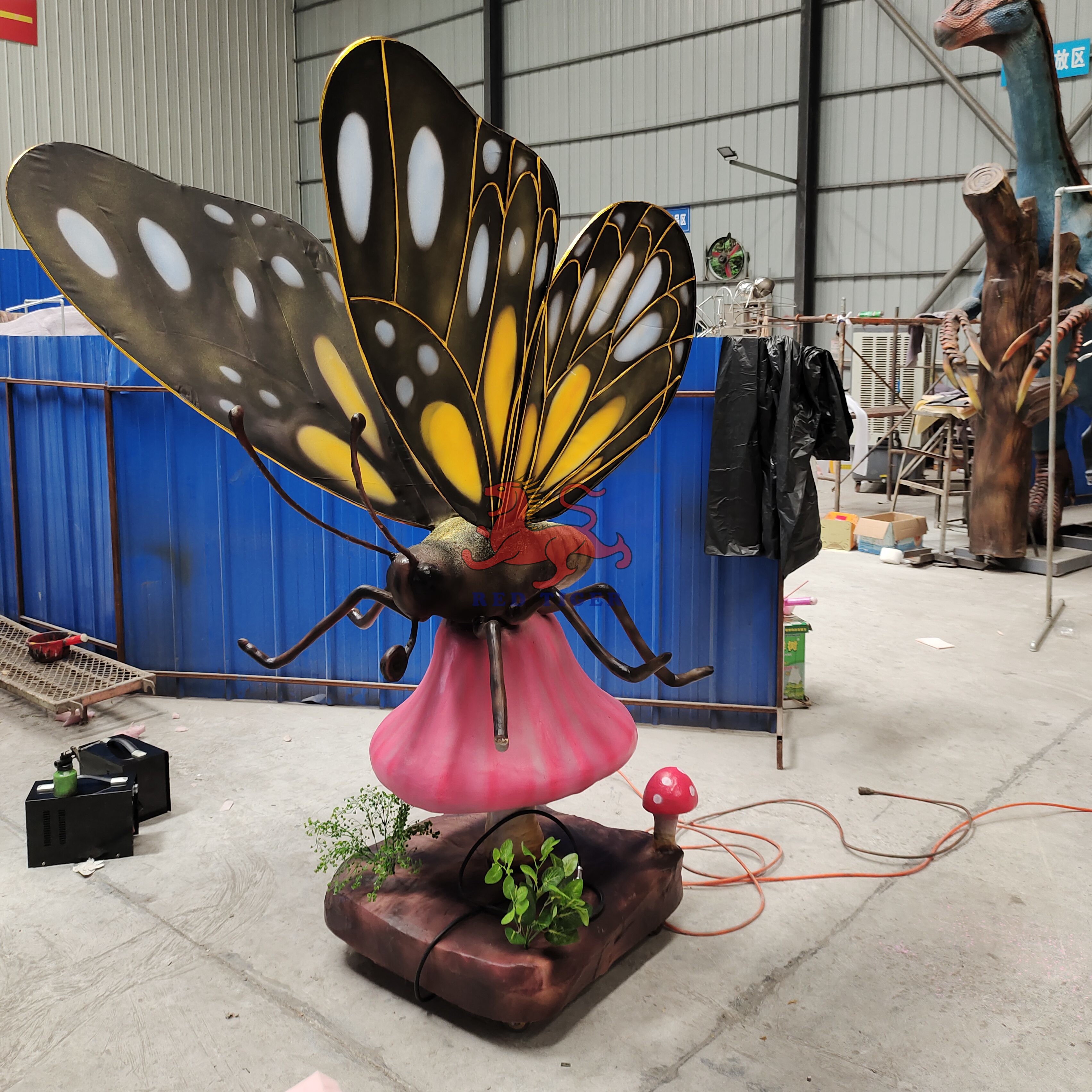 Waterproof Theme Park Realistic Animatronic Butterfly Insect Model For Business Activities